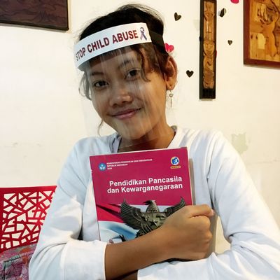 Yufis Lieblingsfächer sind Naturwissenschaften, Indonesisch und Religion. „Ich hoffe, dass ich schnell wieder zurück in die Schule kann“, sagt sie.