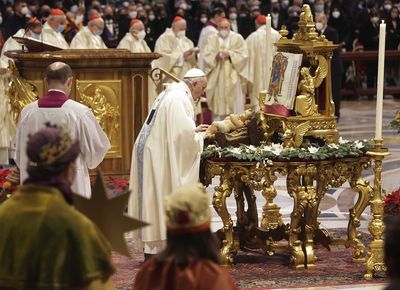 Vaticano, 1 gennaio 2022.
Papa Francesco celebra la Santa Messa per la Festa di Maria Madre di Dio.
Sono presenti i Cantori della Stella ( Sternsinger )