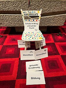 100 Sternsinger aus Neckarsulm haben hier, auf unserem "Platz für Kinderrechte" ihren Abdruck darauf hinterlassen.
Danke, dass ihr alle dabei seid! // © Vogt